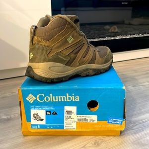 Columbia hiking boots